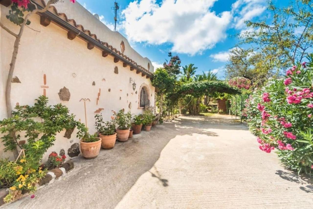 Villa Con Immenso Giardino Orosei Exterior foto