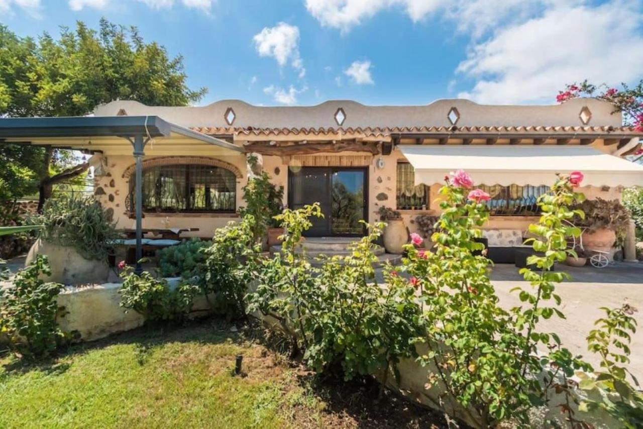 Villa Con Immenso Giardino Orosei Exterior foto