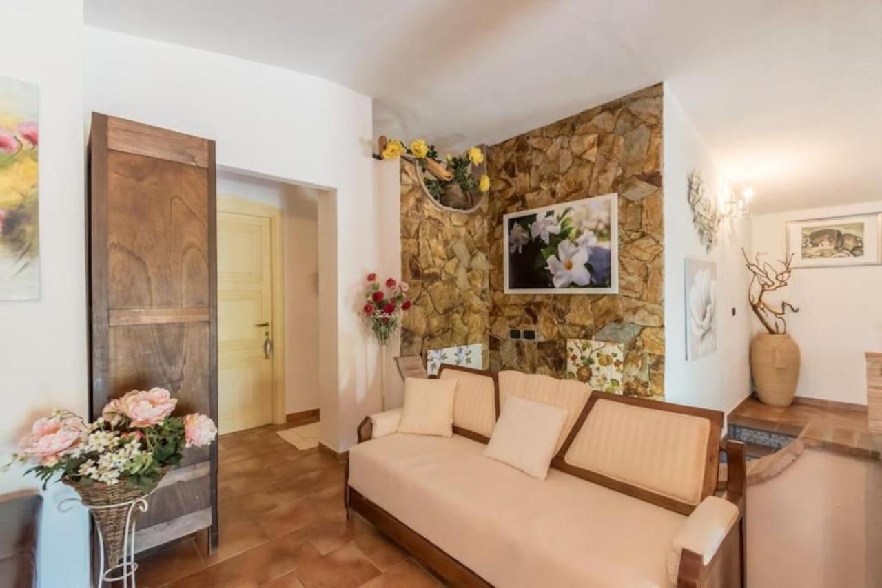 Villa Con Immenso Giardino Orosei Exterior foto